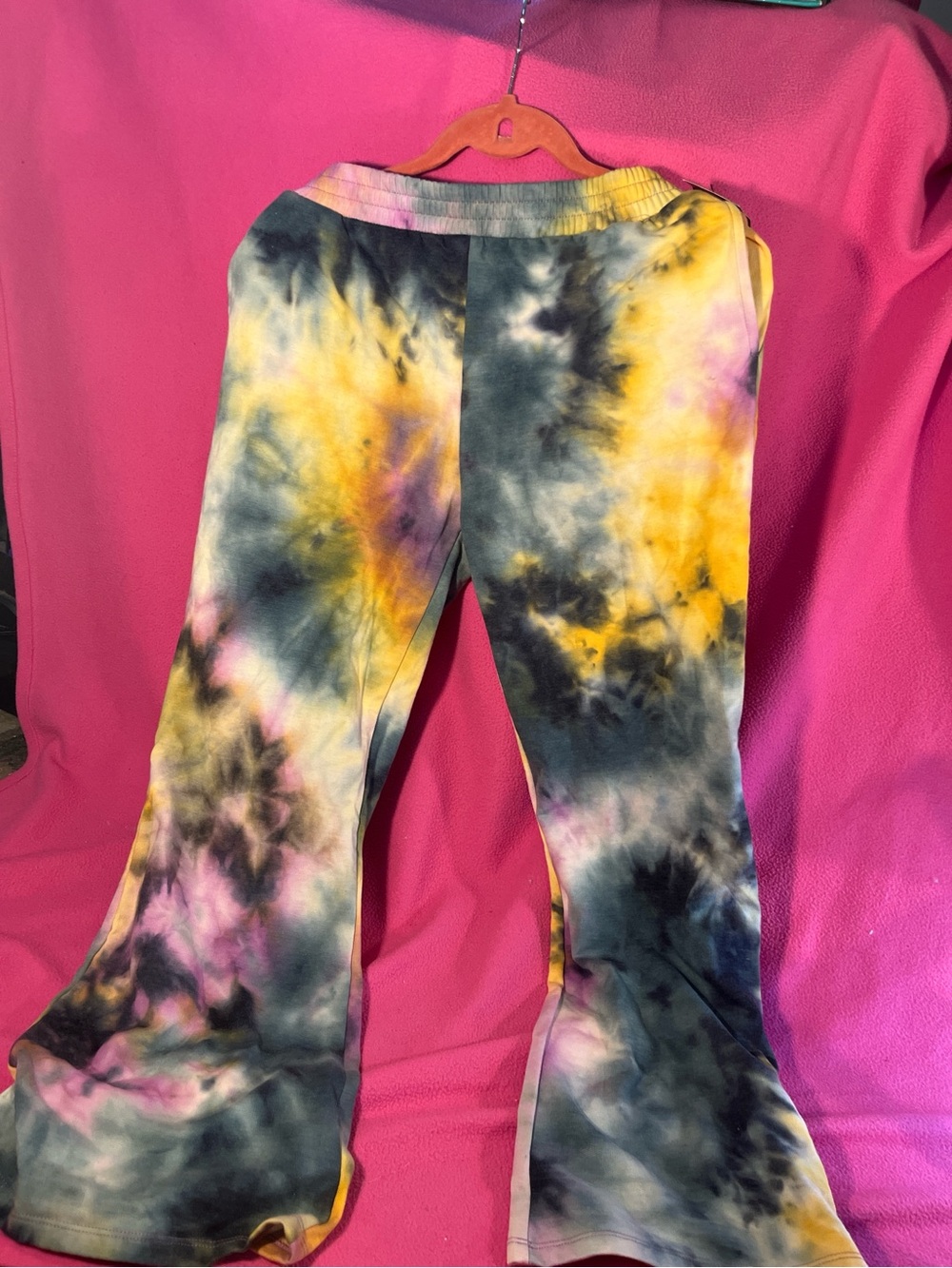 art class Black Tag With Pink Stitching